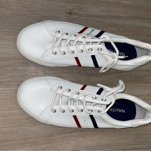 Nautica Mens White sneakers like new - Picture 4 of 7